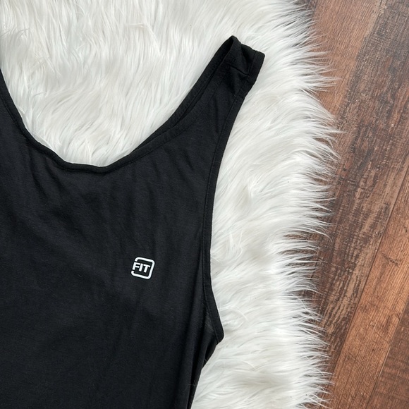 IDEAL FIT | Fit and Fierce Tank | Black | Size M - Picture 3 of 10